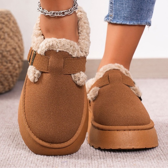 BOUTIQUE Faux Fur Shearling Thermal Fuzzy Buckle Platform Slippers, in Caramel - Picture 2 of 12